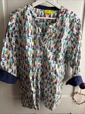 Roller Rabbit White Tunic with Multi-Color Sailboat Print EUC